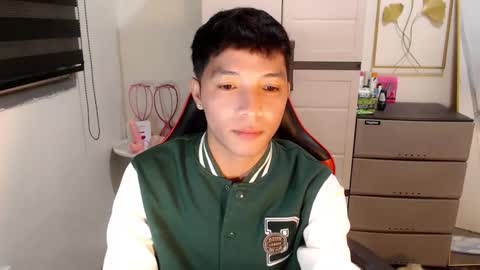 Ethan online show from April 9, 1:17 pm