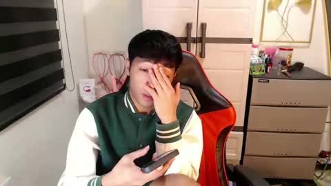 Ethan online show from April 27, 4:47 pm