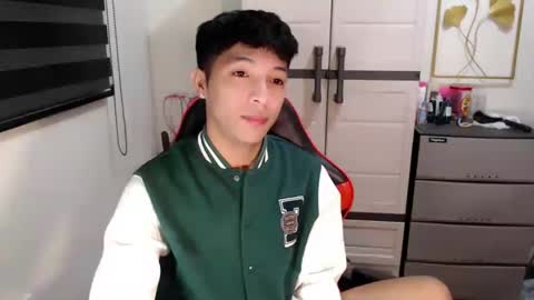 Ethan online show from May 15, 11:24 pm