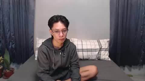 Snapshot of urpinoyasianx chatting on September 10, 1:04 am Mel online show from September 10, 1:04 am