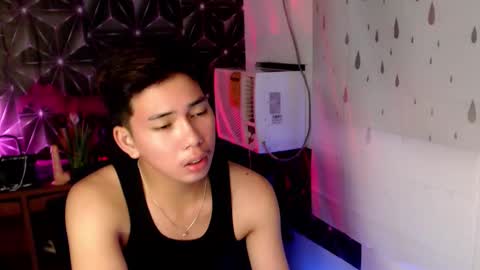 Snapshot of ursweet_jade chatting on October 24, 7:04 pm ursweet_jade online show from October 24, 7:04 pm