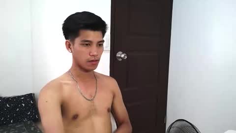 ursweetie_boy online show from March 16, 6:06 am