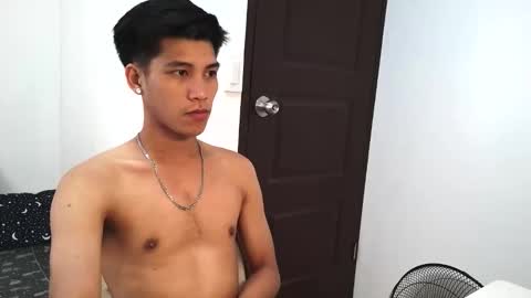 ursweetie_boy online show from March 17, 6:16 am