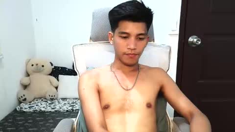 ursweetie_boy online show from April 7, 11:21 am