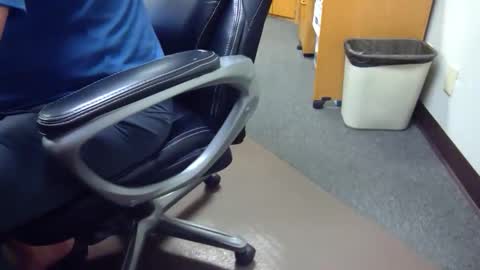 useemie online show from March 23, 11:32 pm