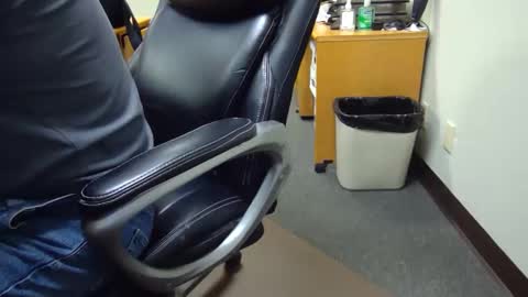 useemie online show from September 30, 6:44 pm