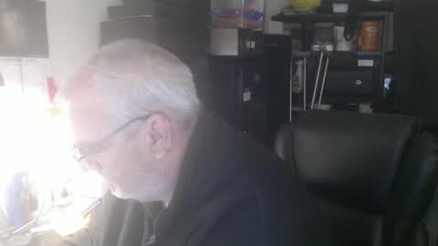 Snapshot of usgoober chatting on October 14, 2:07 am Eric online show from October 14, 2:07 am