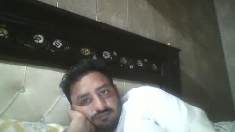 Snapshot of usman184 chatting on March 12, 3:40 pm Mian184 online show from March 12, 3:40 pm