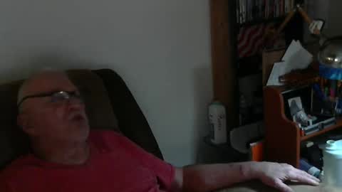 Snapshot of usmcmark63 chatting on February 21, 5:13 am lookin for free fun online show from February 21, 5:13 am