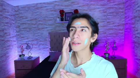 UYUKIE online show from April 21, 1:53 am