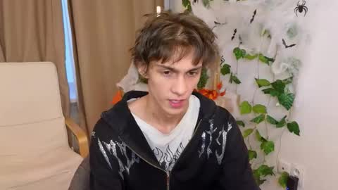 Valora online show from November 1, 12:31 pm