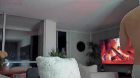 valenthinoking online show from February 2, 4:44 am