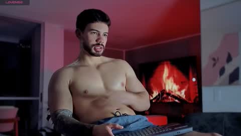 valenthinoking online show from December 21, 5:26 am