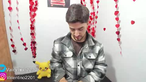 Snapshot of valentino2201 chatting on February 21, 1:22 am valentino online show from February 21, 1:22 am