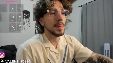 Snapshot of valentino2201 chatting on October 31, 2:35 am valentino online show from October 31, 2:35 am