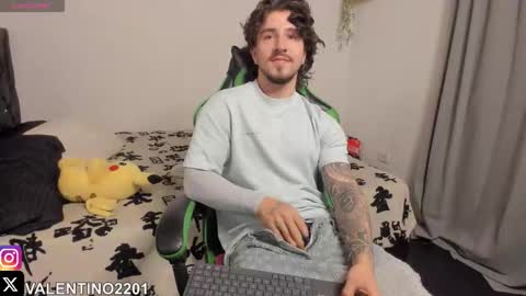 Snapshot of valentino2201 chatting on October 14, 1:12 am valentino online show from October 14, 1:12 am