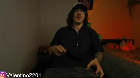 Valentino - 15 OFF valentino2201 online show from April 3, 1:57 am