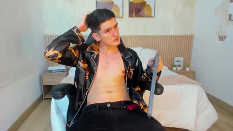 valentino_cerati online show from October 17, 9:41 pm