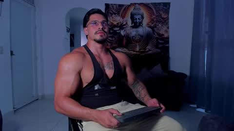 Snapshot of valentino_dossantos chatting on October 6, 8:35 pm online show from October 6, 8:35 pm