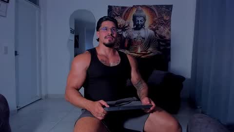 Snapshot of valentino_dossantos chatting on September 26, 10:29 pm online show from September 26, 10:29 pm