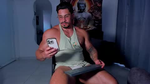 Snapshot of valentino_dossantos chatting on October 14, 9:11 pm online show from October 14, 9:11 pm