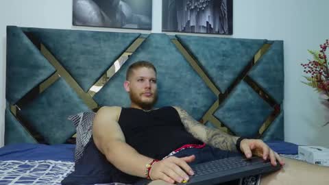 Valentino Ferrari online show from October 23, 2:04 am