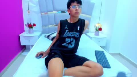 valentino lux online show from December 4, 12:01 pm