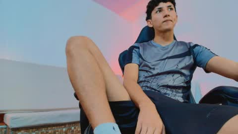 valentino_rey online show from May 22, 12:32 pm
