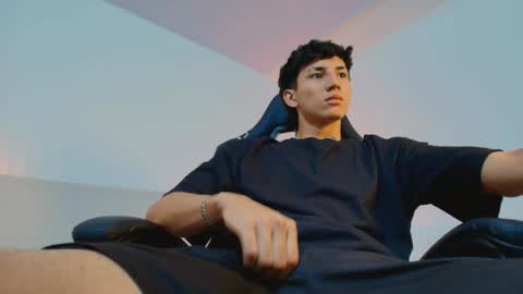 valentino_rey online show from May 26, 12:12 pm