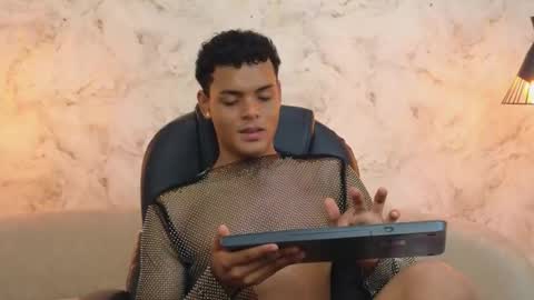 valentino_thompson online show from September 18, 8:00 pm