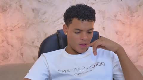 valentino_thompson online show from October 19, 7:06 pm