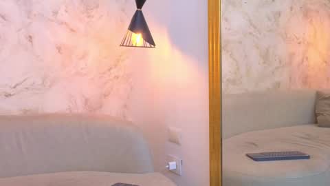 valentino_thompson online show from October 15, 9:33 pm