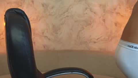 valentino_thompson online show from September 19, 8:41 pm