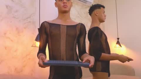 valentino_thompson online show from October 21, 8:45 pm