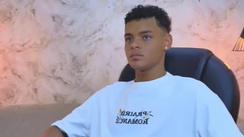 valentino_thompson online show from October 5, 7:51 pm