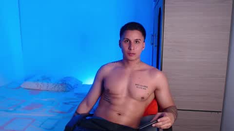 Snapshot of valentinosex_1 chatting on October 6, 10:14 pm VALENTINO online show from October 6, 10:14 pm