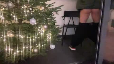 Couple online show from December 9, 12:45 am