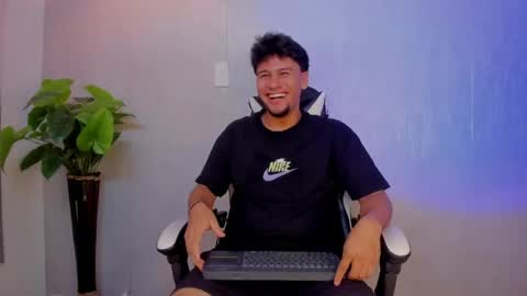 Valentino online show from April 13, 11:11 am