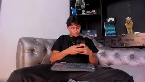 Valentino online show from April 18, 8:09 pm