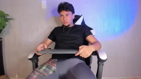 Valentino online show from March 27, 9:38 pm