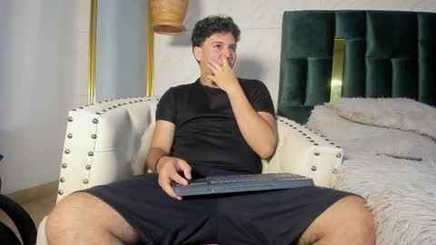 Valentino online show from April 17, 1:47 pm