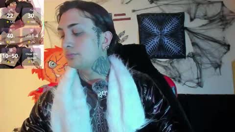 Snapshot of vampiredavyd chatting on October 12, 3:33 am david guzman i model independenthelp me with a thumbs up online show from October 12, 3:33 am