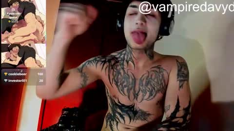 Snapshot of vampiredavyd chatting on September 29, 3:05 am david guzman i model independenthelp me with a thumbs up online show from September 29, 3:05 am