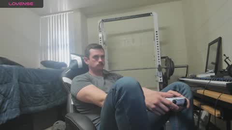 Snapshot of vandal2021 chatting on February 12, 9:01 pm Vandal2021 online show from February 12, 9:01 pm