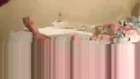 vanili_ online show from December 1, 9:34 am