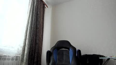 Snapshot of vano_822 chatting on December 19, 10:02 am vano_822 online show from December 19, 10:02 am
