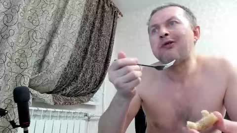 Snapshot of vano_822 chatting on February 24, 7:52 pm vano_822 online show from February 24, 7:52 pm