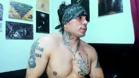 vanvelckan_ online show from May 21, 11:42 pm