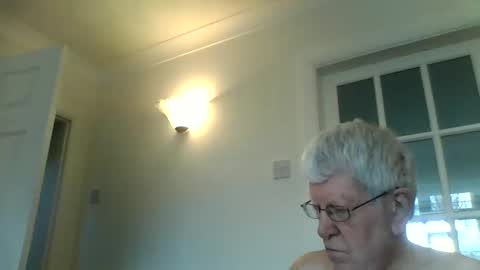 Snapshot of vassus chatting on December 18, 10:40 am vassus online show from December 18, 10:40 am