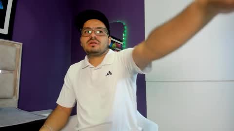 veci_and online show from February 5, 9:11 pm